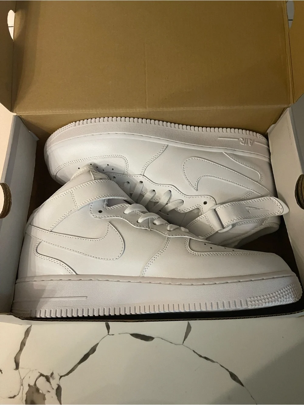 Mens AF1 Mid 07 Size 11.5.